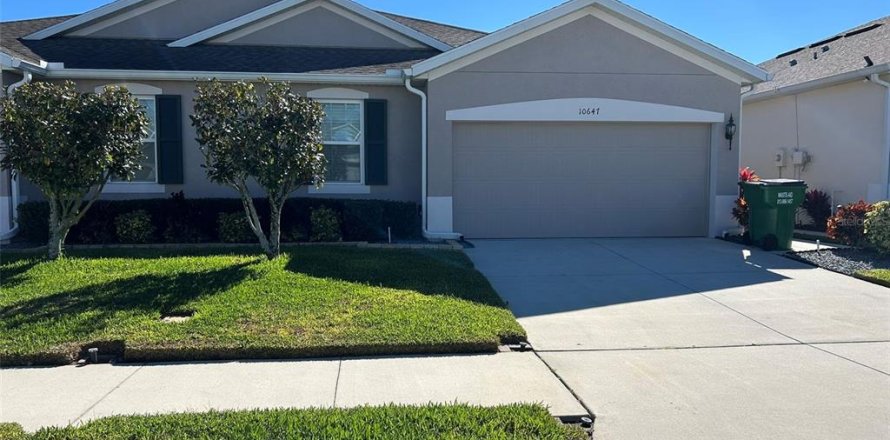 Casa en Land O' Lakes, Florida 3 dormitorios, 142.33 m2 № 2108856