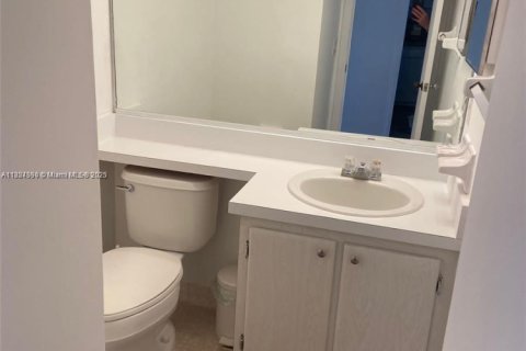 Condominio en alquiler en Fort Lauderdale, Florida, 1 dormitorio, 71.53 m2 № 1896060 - foto 20
