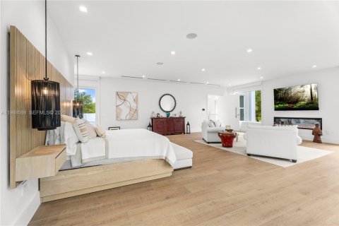 House in Pinecrest, Florida 6 bedrooms, 693.98 sq.m. № 2179967 - photo 28