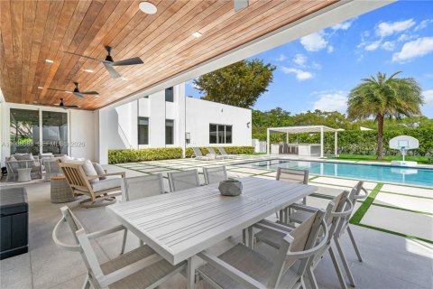 House in Pinecrest, Florida 6 bedrooms, 693.98 sq.m. № 2179967 - photo 19