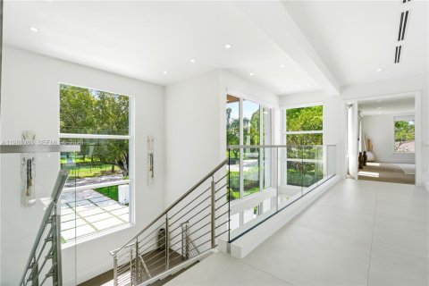 House in Pinecrest, Florida 6 bedrooms, 693.98 sq.m. № 2179967 - photo 26