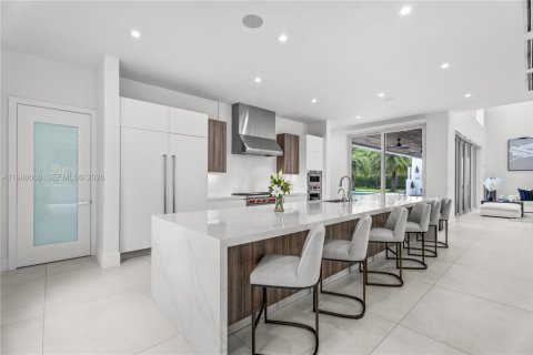 House in Pinecrest, Florida 6 bedrooms, 693.98 sq.m. № 2179967 - photo 8