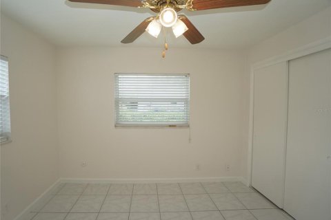 Villa ou maison à louer à Tampa, Floride: 4 chambres, 142.23 m2 № 1919738 - photo 4