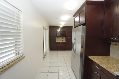 Villa ou maison à louer à Tampa, Floride: 4 chambres, 142.23 m2 № 1919738 - photo 10