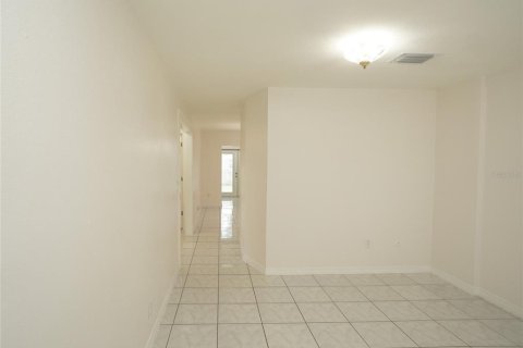 Villa ou maison à louer à Tampa, Floride: 4 chambres, 142.23 m2 № 1919738 - photo 3