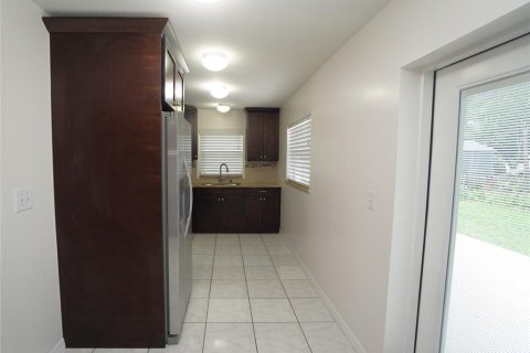 Villa ou maison à louer à Tampa, Floride: 4 chambres, 142.23 m2 № 1919738 - photo 9