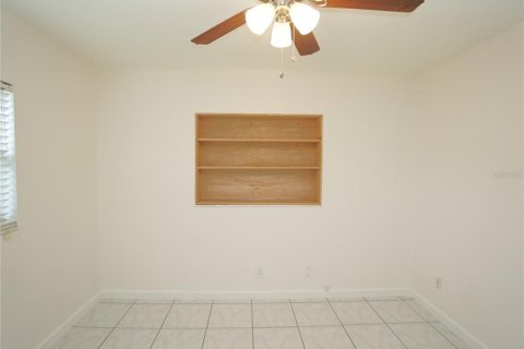 Villa ou maison à louer à Tampa, Floride: 4 chambres, 142.23 m2 № 1919738 - photo 6