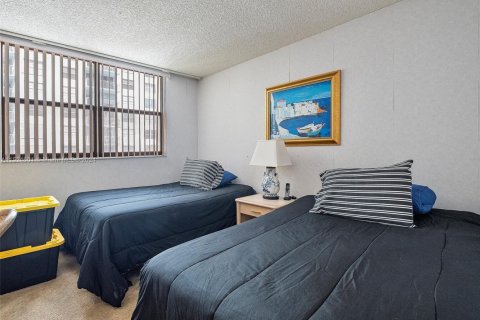 Купить кондоминиум в Санни-Айлс-Бич, Флорида 3 спальни, 164.9м2, № 2054791 - фото 22