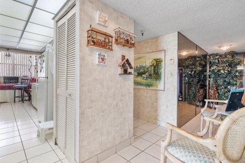 Купить кондоминиум в Санни-Айлс-Бич, Флорида 3 спальни, 164.9м2, № 2054791 - фото 8