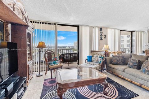 Купить кондоминиум в Санни-Айлс-Бич, Флорида 3 спальни, 164.9м2, № 2054791 - фото 2