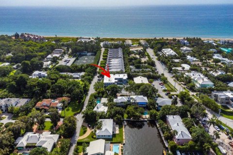 Снять в аренду квартиру в Делрей-Бич, Флорида 2 спальни, 87.79м2, № 1102298 - фото 1