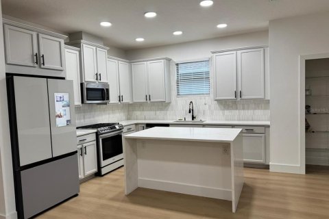 House in Clermont, Florida 4 bedrooms, 171.5 sq.m. № 1886256 - photo 8
