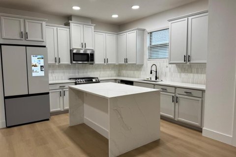 House in Clermont, Florida 4 bedrooms, 171.5 sq.m. № 1886256 - photo 7