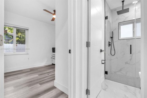 Casa en venta en North Miami, Florida, 2 dormitorios, 69.68 m2 № 1926571 - foto 14