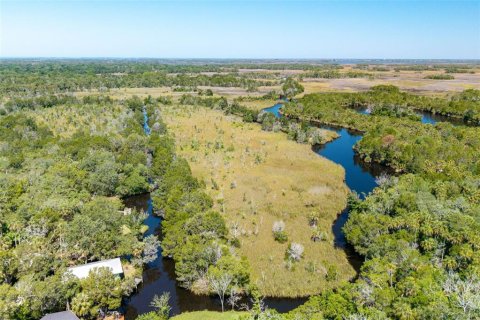House in Homosassa, Florida 3 bedrooms, 109.25 sq.m. № 2284498 - photo 15