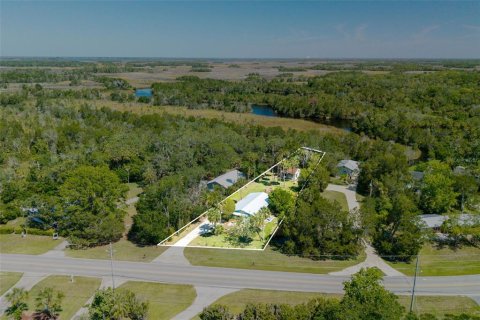 House in Homosassa, Florida 3 bedrooms, 109.25 sq.m. № 2284498 - photo 9