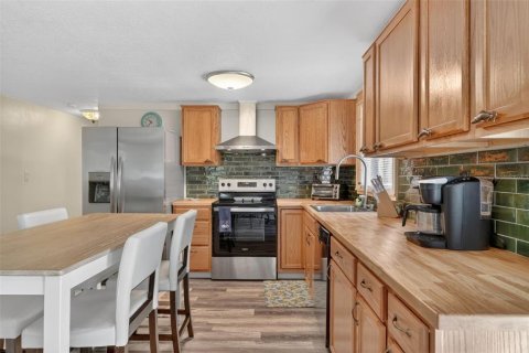 House in Homosassa, Florida 3 bedrooms, 109.25 sq.m. № 2284498 - photo 24