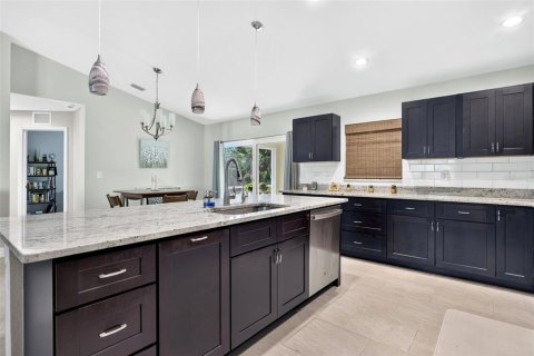 House in North Port, Florida 3 bedrooms, 132.57 sq.m. № 2391318 - photo 8