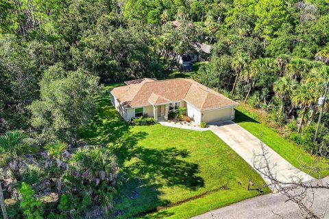 House in North Port, Florida 3 bedrooms, 132.57 sq.m. № 2391318 - photo 2