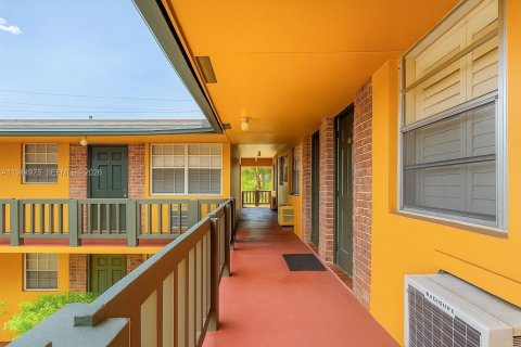 Condo in Hollywood, Florida, 1 bedroom  № 2003016