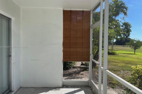 Copropriété à louer à Pompano Beach, Floride: 1 chambre, 83.61 m2 № 1984520 - photo 18