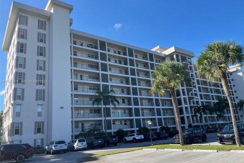 Copropriété à louer à Pompano Beach, Floride: 1 chambre, 83.61 m2 № 1984520 - photo 1