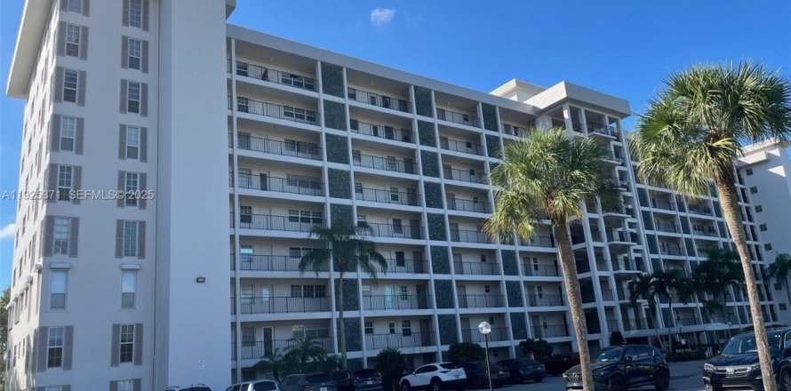 Condo à Pompano Beach, Floride, 1 chambre  № 1984520