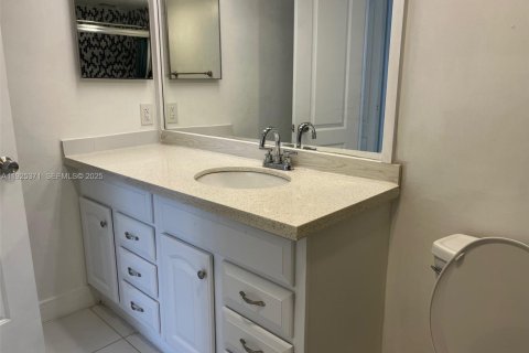 Copropriété à louer à Pompano Beach, Floride: 1 chambre, 83.61 m2 № 1984520 - photo 11