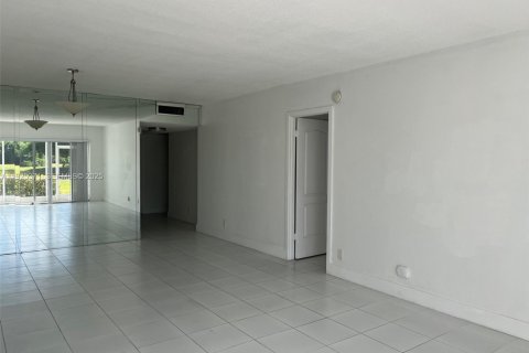 Copropriété à louer à Pompano Beach, Floride: 1 chambre, 83.61 m2 № 1984520 - photo 8