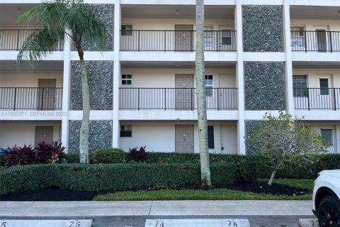 Copropriété à louer à Pompano Beach, Floride: 1 chambre, 83.61 m2 № 1984520 - photo 4