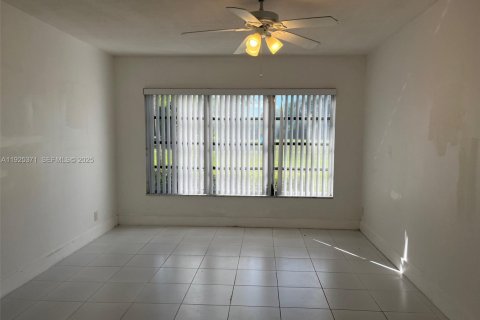 Copropriété à louer à Pompano Beach, Floride: 1 chambre, 83.61 m2 № 1984520 - photo 14