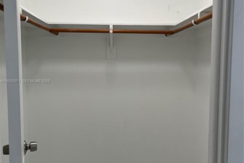 Copropriété à louer à Pompano Beach, Floride: 1 chambre, 83.61 m2 № 1984520 - photo 12