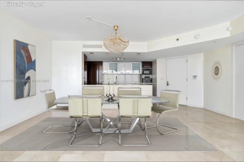 Condo in Sunny Isles Beach, Florida, 2 bedrooms № 1959893 - photo 7