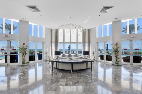 Condo in Sunny Isles Beach, Florida, 2 bedrooms № 1959893 - photo 2