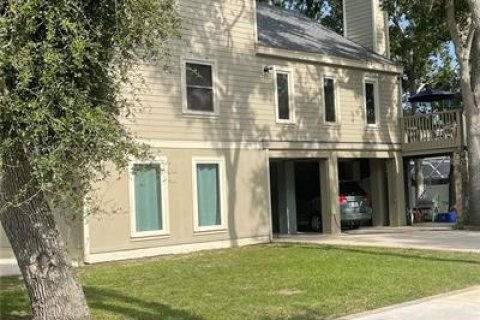 House in Seminole, Florida 4 bedrooms, 165.09 sq.m. № 1900948 - photo 4