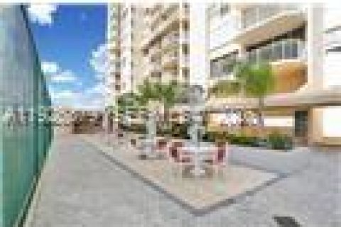 Condominio en alquiler en Aventura, Florida, 1 dormitorio, 93.37 m2 № 1998379 - foto 29