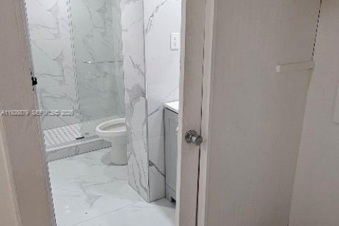 Condominio en alquiler en Aventura, Florida, 1 dormitorio, 93.37 m2 № 1998379 - foto 8