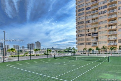 Condominio en alquiler en Aventura, Florida, 1 dormitorio, 93.37 m2 № 1998379 - foto 19