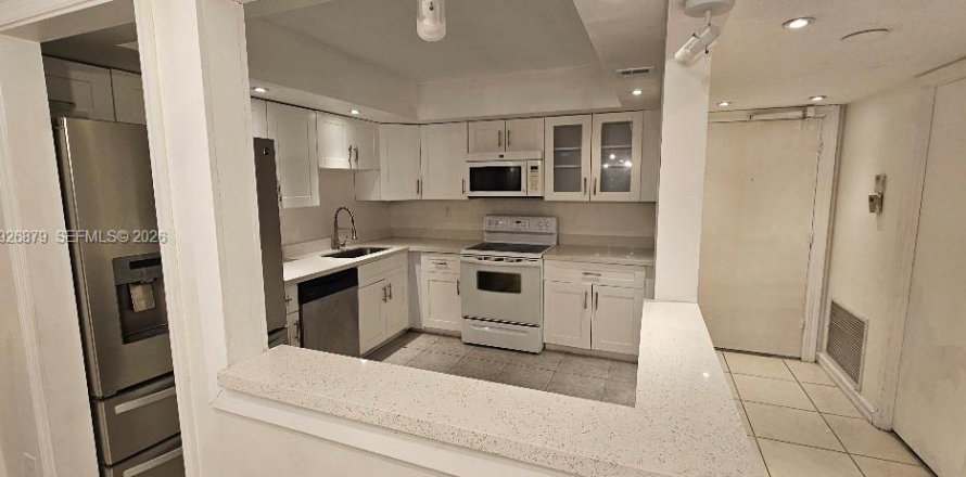 Condominio en Aventura, Florida, 1 dormitorio  № 1998379
