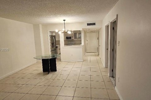 Condominio en alquiler en Aventura, Florida, 1 dormitorio, 93.37 m2 № 1998379 - foto 4