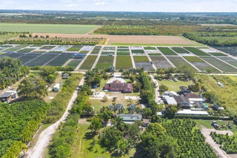 Villa ou maison à vendre à Homestead, Floride: 5 chambres, 387.03 m2 № 1726891 - photo 18
