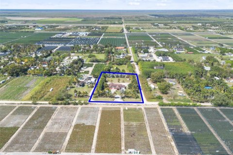 Villa ou maison à vendre à Homestead, Floride: 5 chambres, 387.03 m2 № 1726891 - photo 4