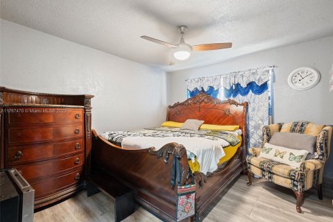 Villa ou maison à vendre à Homestead, Floride: 5 chambres, 387.03 m2 № 1726891 - photo 15