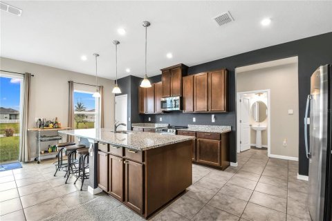 Casa en venta en Kissimmee, Florida, 4 dormitorios, 259.2 m2 № 2144969 - foto 9