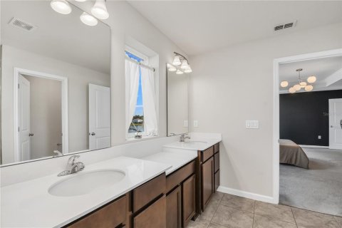 Casa en venta en Kissimmee, Florida, 4 dormitorios, 259.2 m2 № 2144969 - foto 24