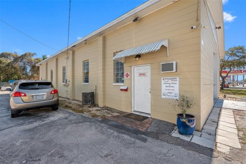 Propiedad comercial en venta en Pinellas Park, Florida, 313.82 m2 № 1025727 - foto 4