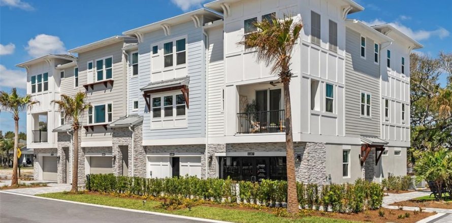 Adosado en New Smyrna Beach, Florida 3 dormitorios, 209.12 m2 № 2419793