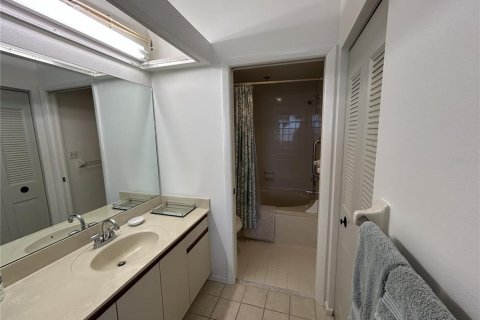 Condo in South Pasadena, Florida, 2 bedrooms № 2391229 - photo 20