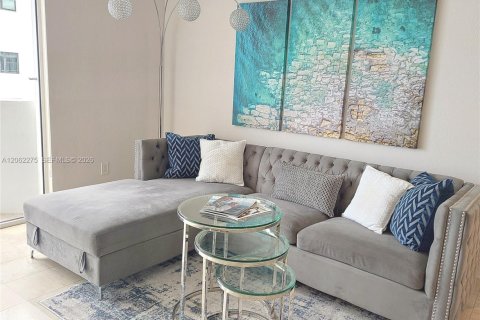 Condo in Miami Beach, Florida, 1 bedroom  № 2246868 - photo 13