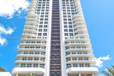 Condo in Miami Beach, Florida, 1 bedroom  № 2246868 - photo 3
